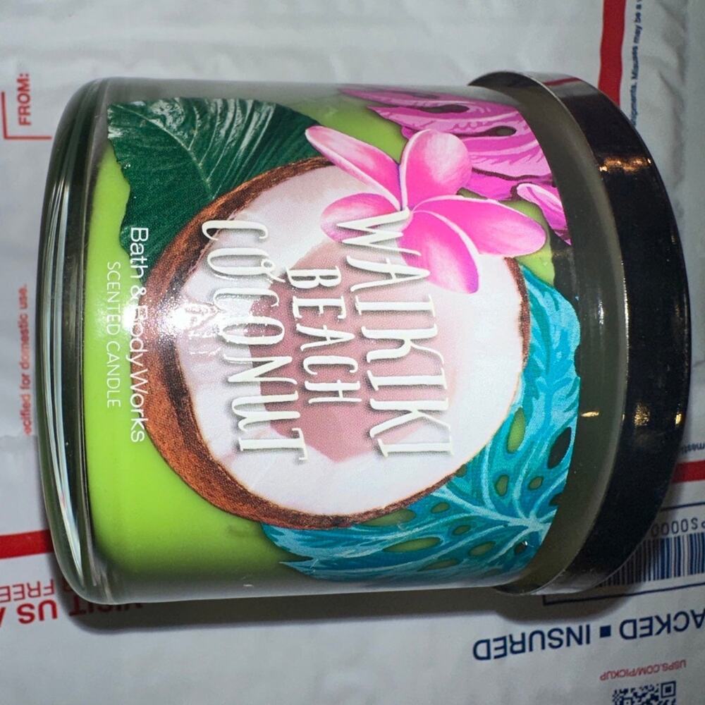 bath and body works WAIKIKI BEACH COCONUT SCENTED CANDLE 3 wick